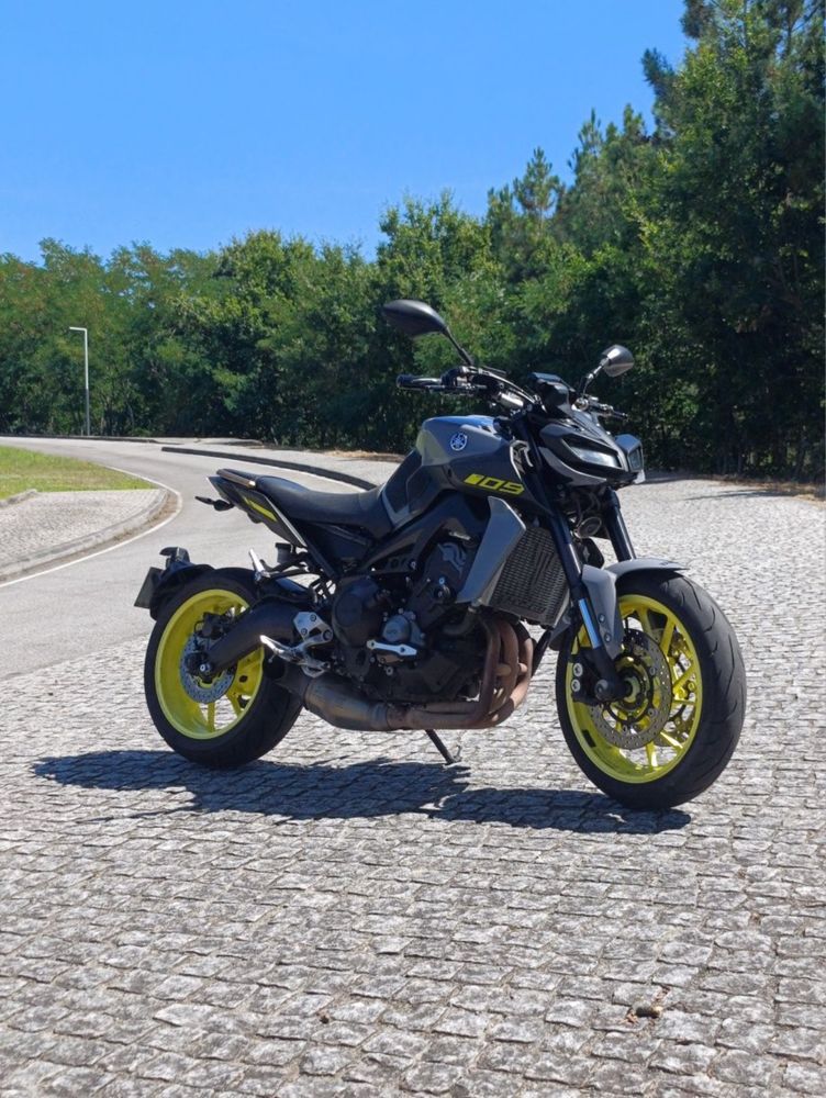 YAMAHA MT09 impecável com Extras e todas as revisões Linha Akrapovic