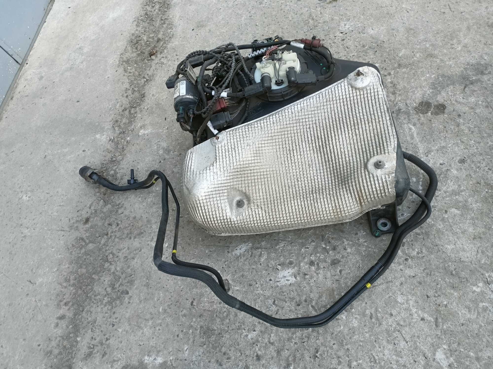 AUDI Q5 8R Бак Насос 8K0131899G Помпа ADBLUE 8R0131877 В зборі
