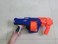 Pistolet Nerf N-Strike Elite Surgefire