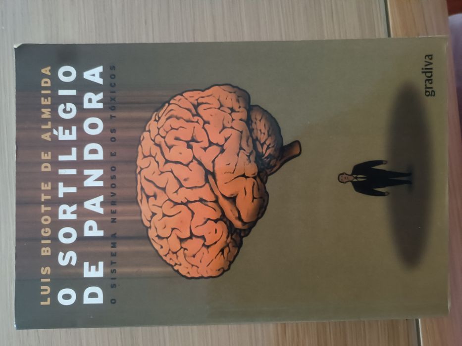 Vendo livro: O sortilégio de pandora
