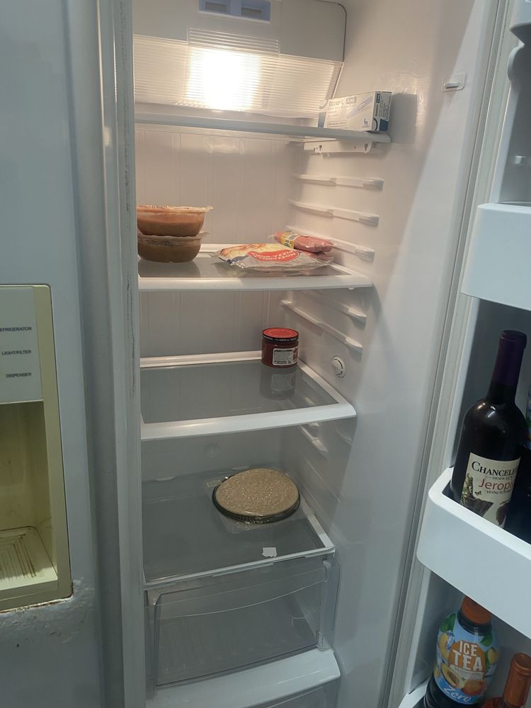 Frigorífico Americano com Fabrico de Gelo