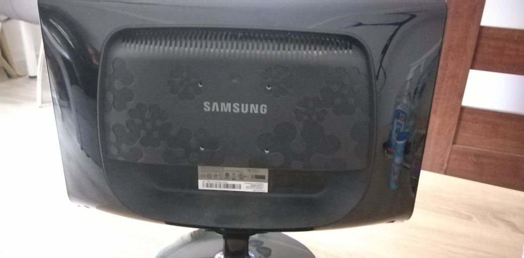 Monitor Samsung 19 cali