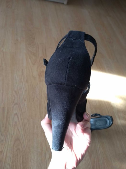 Czarne szpilki zamszowe z koronką r.35 Jennifer&Jennifer CCC