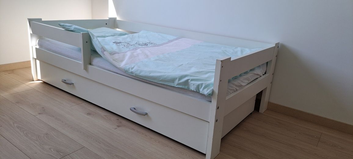 Łóżko dla dziecka powyżej 1 roku życia 160x80 białe wysuwana szuflada