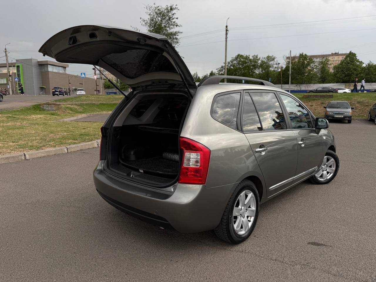Avtoreal Kia Carens Бензин 2.0