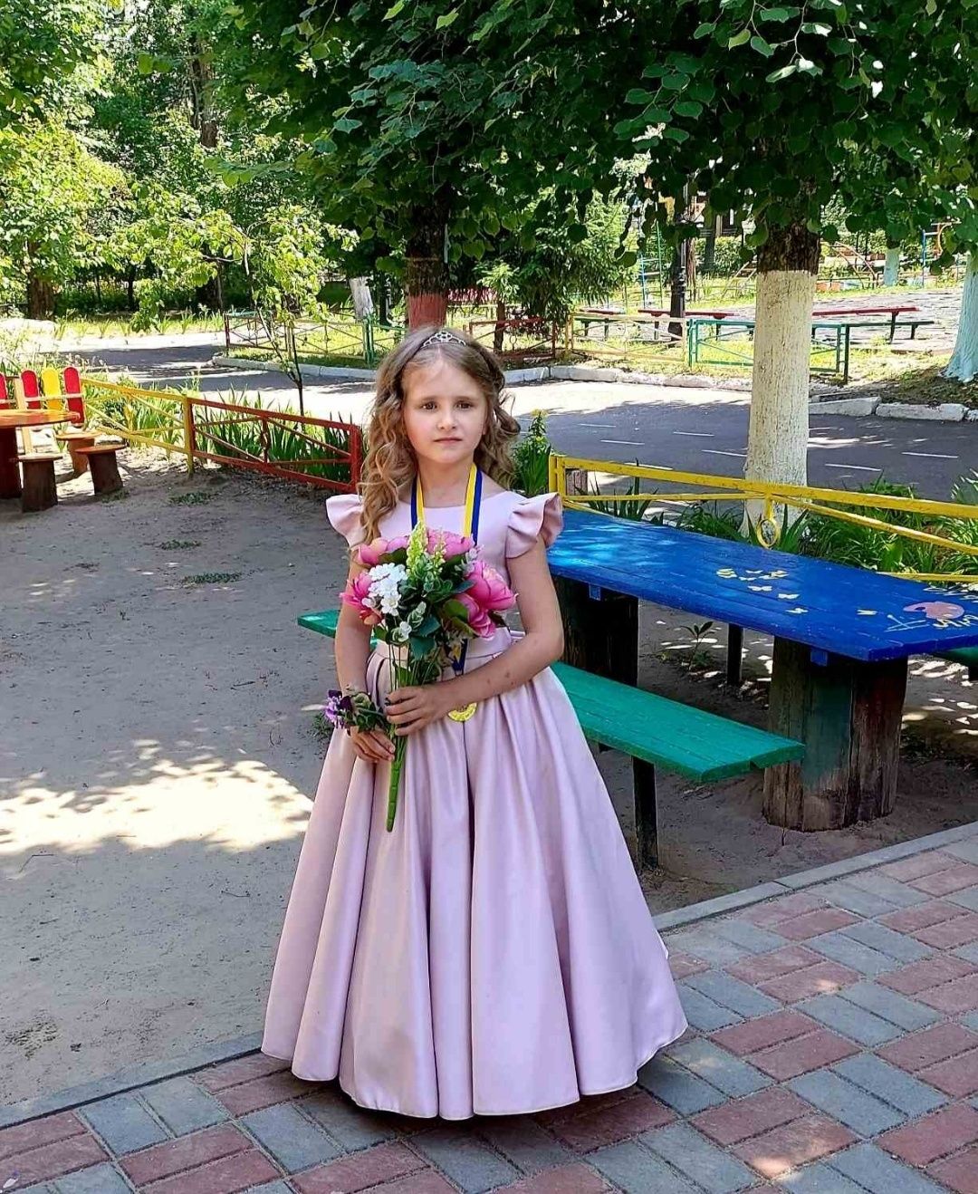 Пышное платье на девочку 5-6 лет