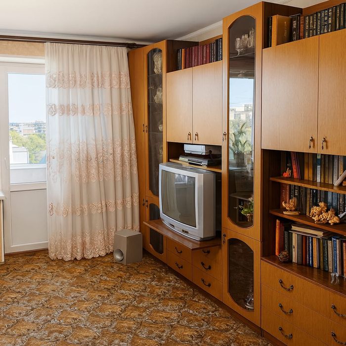 Продаю трьохкімнатну квартиру в центрі міста