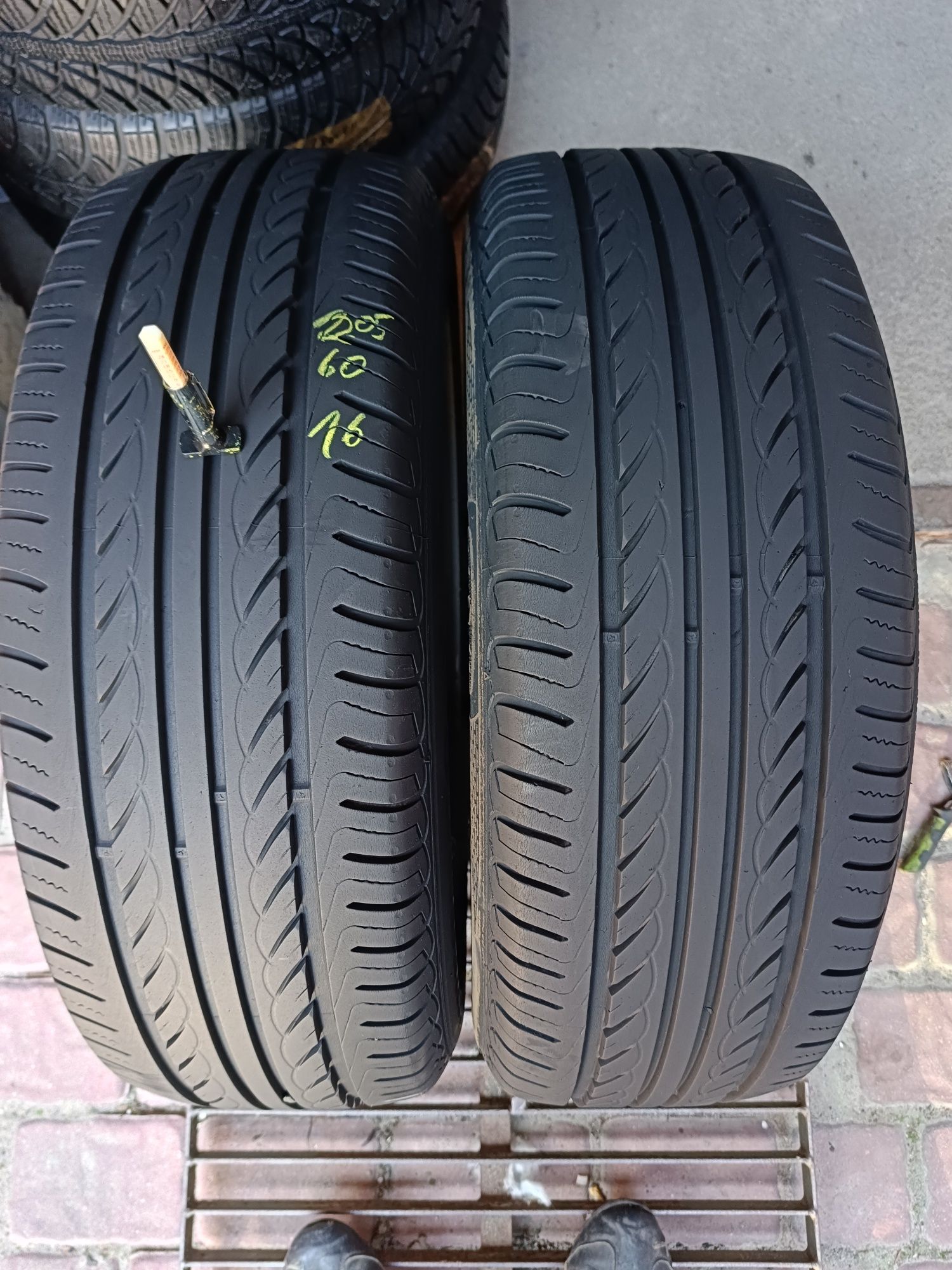 Opony letnie 205/60r16