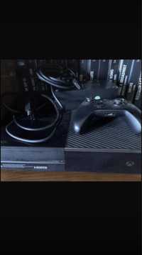 Xbox One + carregador + comando