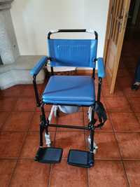 Vendo cadeira de rodas sanitária