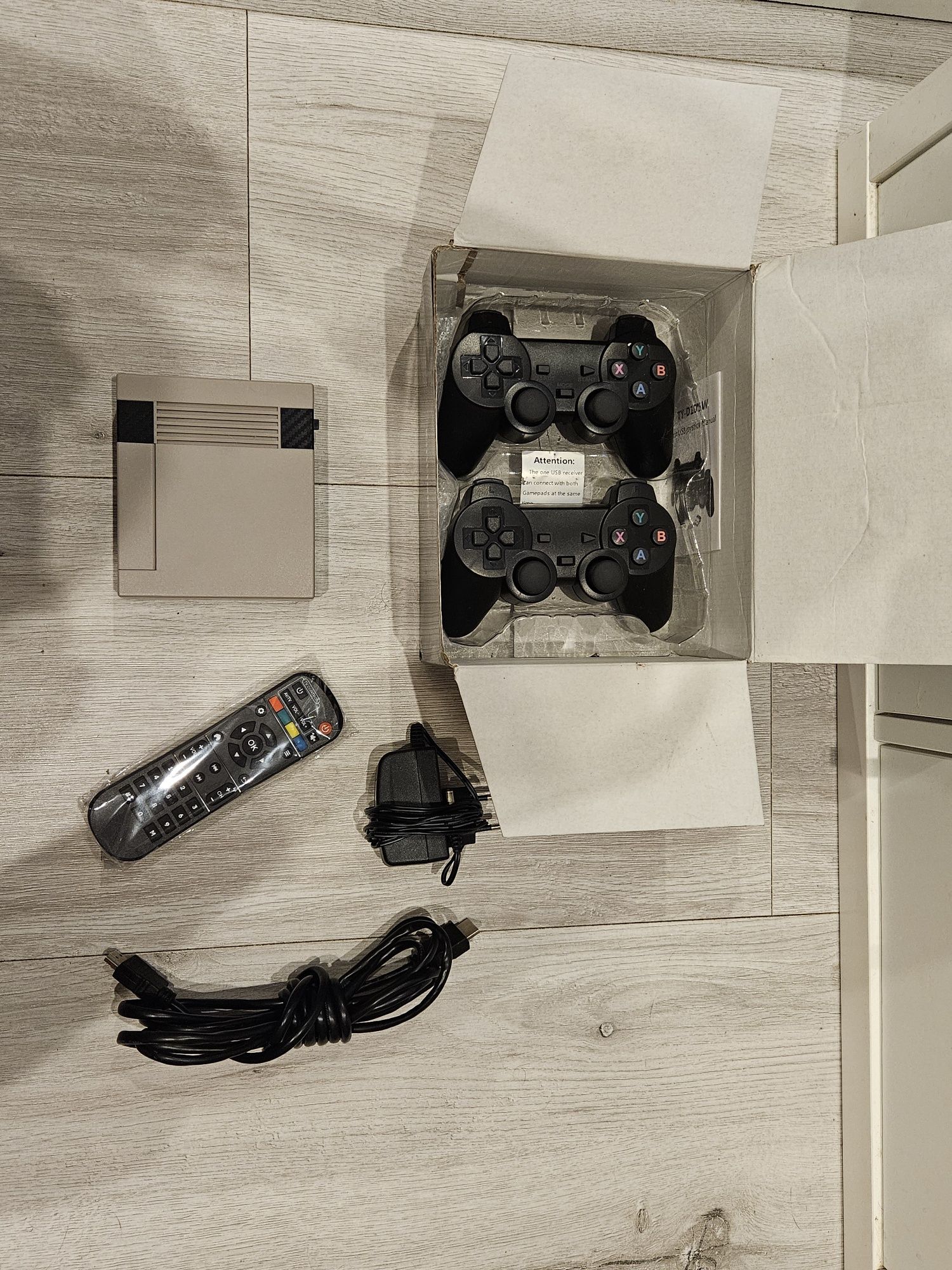 Super Console X Cube – 64 GB – stan jak nowy + pudełko i akcesoria