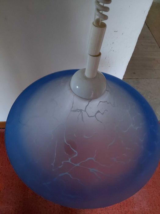 Candeeiro azul de cozinha