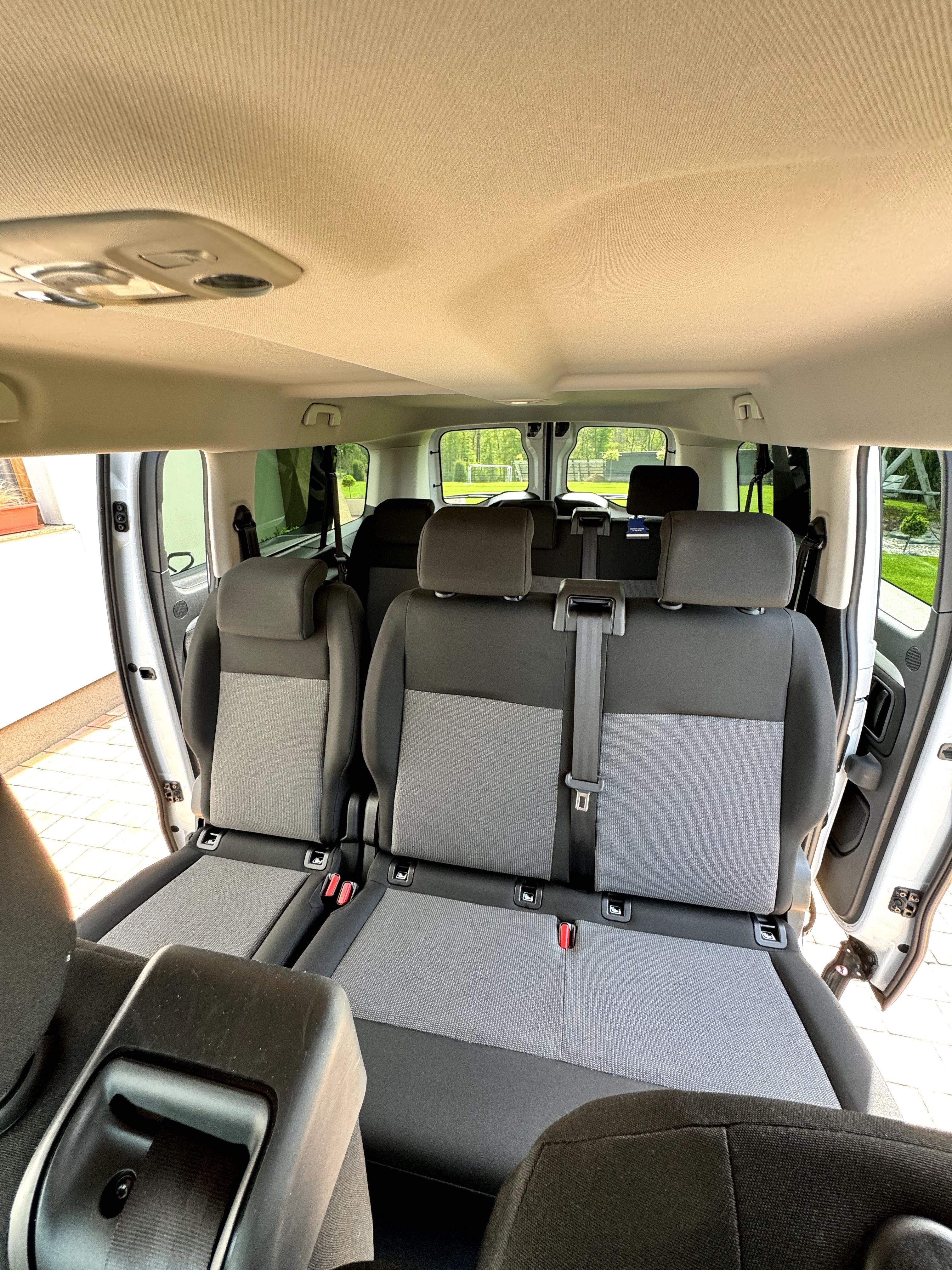 Wynajem busa 9 osób, Toyota Proace 2023 Verso 2.0 Long Business