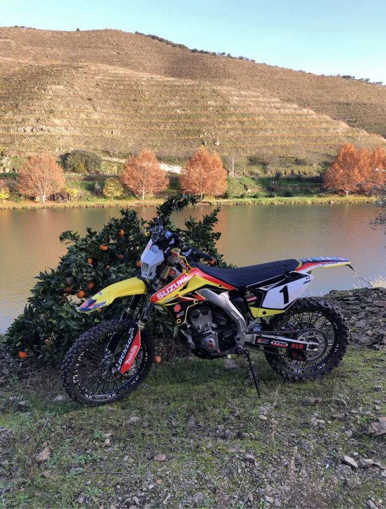 Suzuki RMZ 250 matriculada