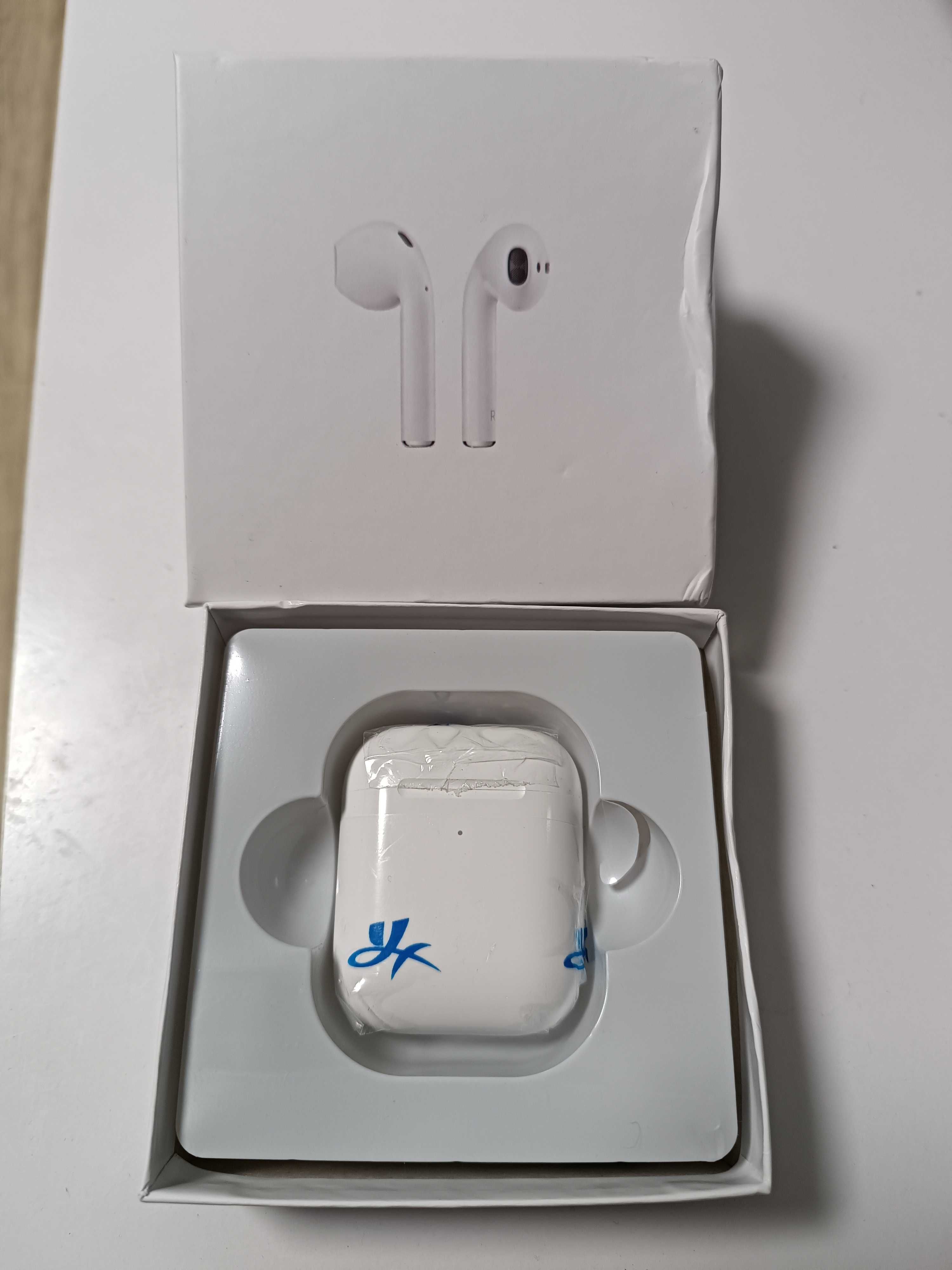 Навушники AirPods