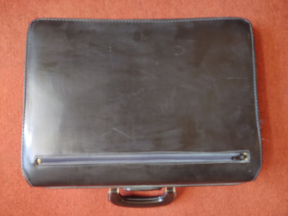 Портфель класстческий натуральная кожа