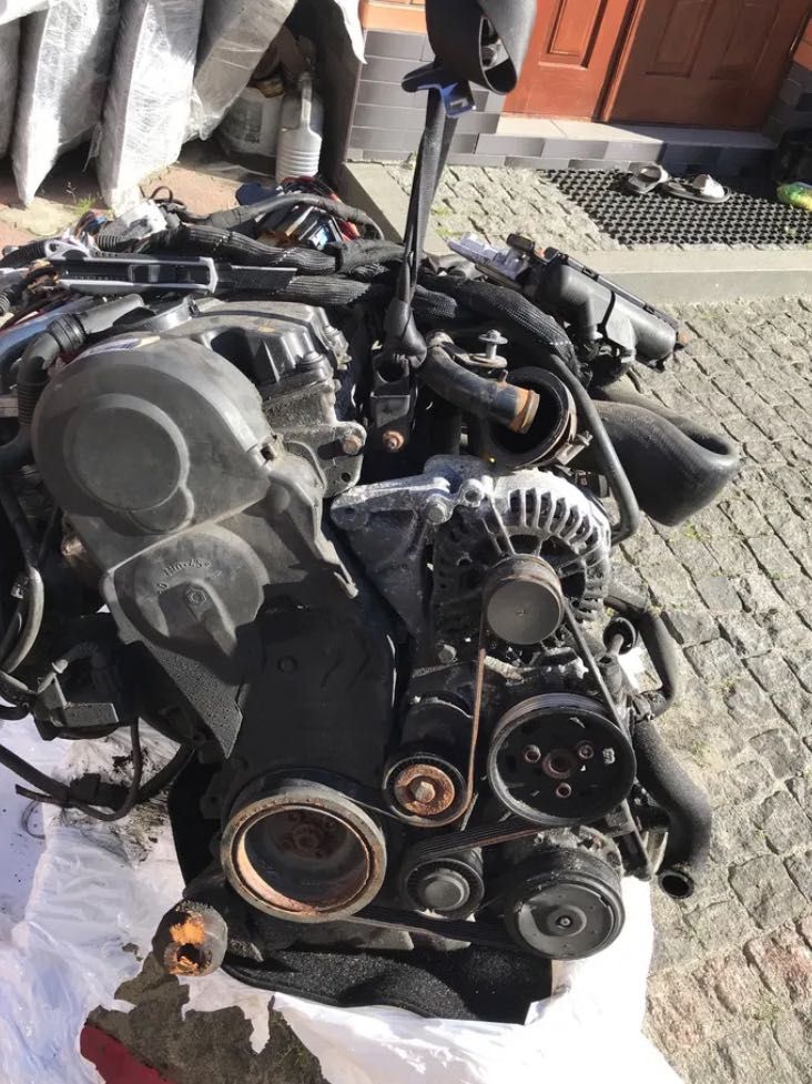Silnik + wtryski Audi A4  b7 2.0 TDI BPW 140Km 08r