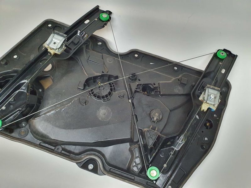 Elevador vidros frente esquerdo VOLKSWAGEN Golf VI (5K1)