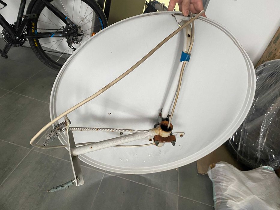 Антена супутникова 90см 2шт б/в