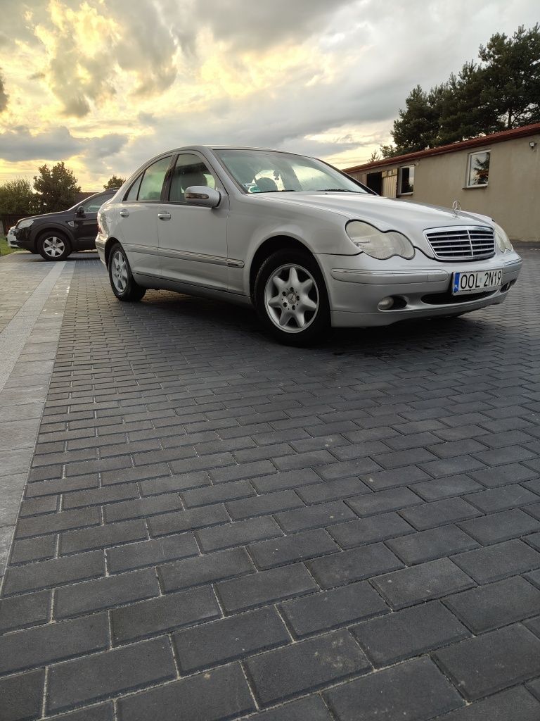 Mercedes Benz 2,0 kompresor automat e220 c klasa e klasa