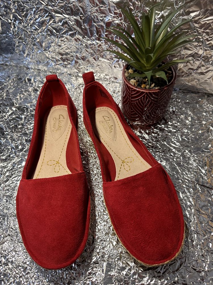 НОВІ замшеві жіночі мокасини Clarks 38р