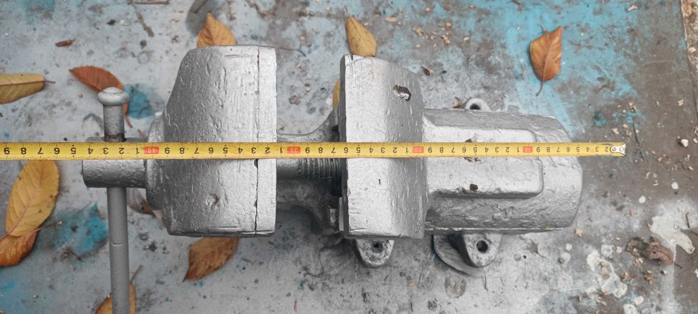 Продам рабочие тиски