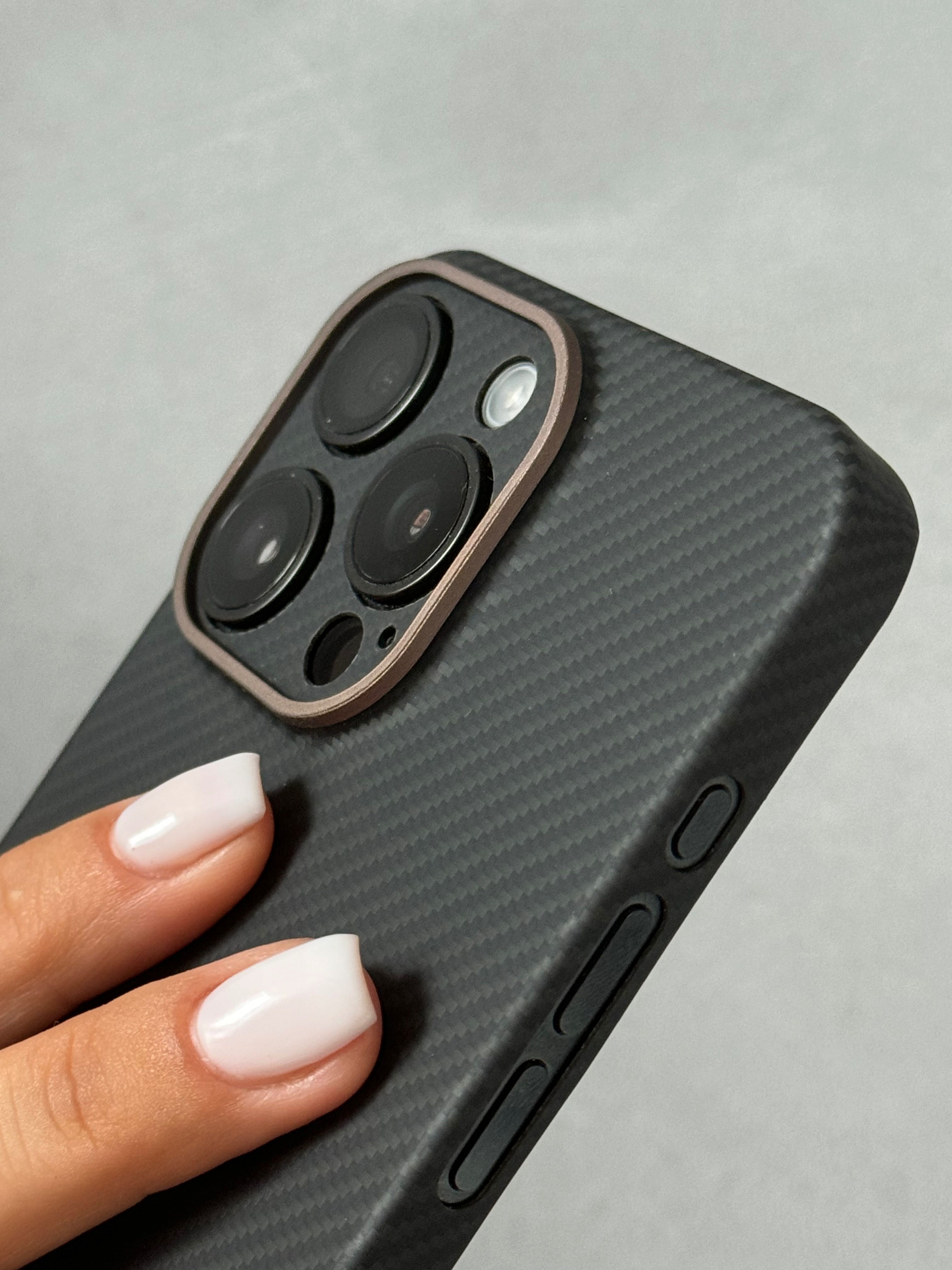 Карбоновый чехол с защитой камер iPhone 15 Pro Max