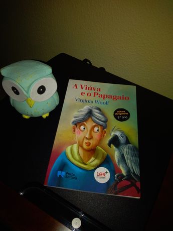 A viúva e o papagaio /Livro de Pintura