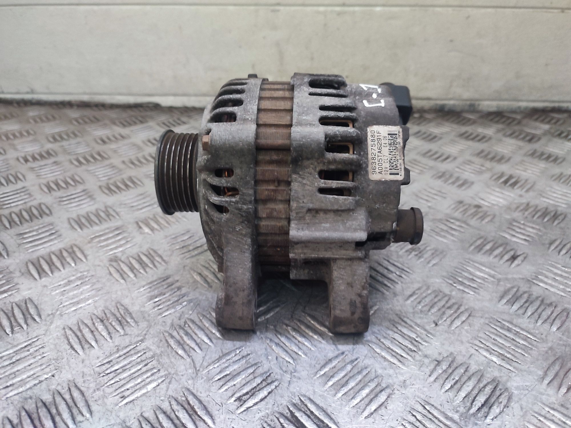 Peugeot 206 1.4 8v alternator