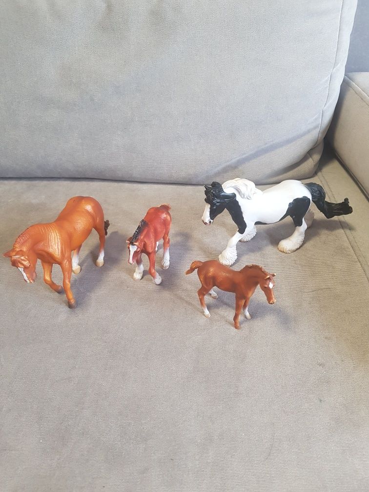 Konie collecta figurki koni.