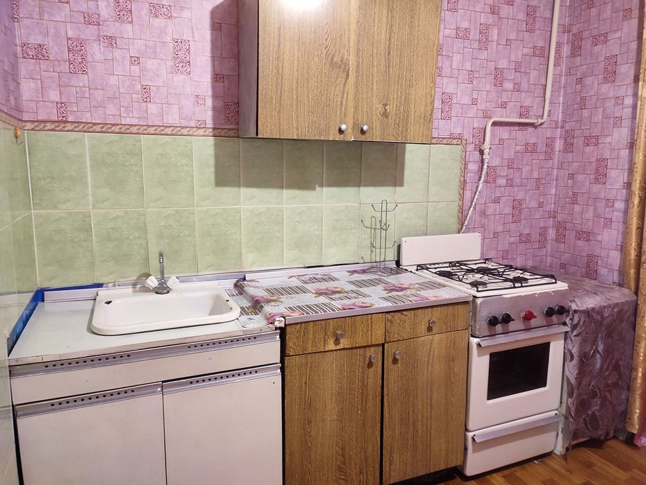 Продам 1 к. квартиру на Грушевського