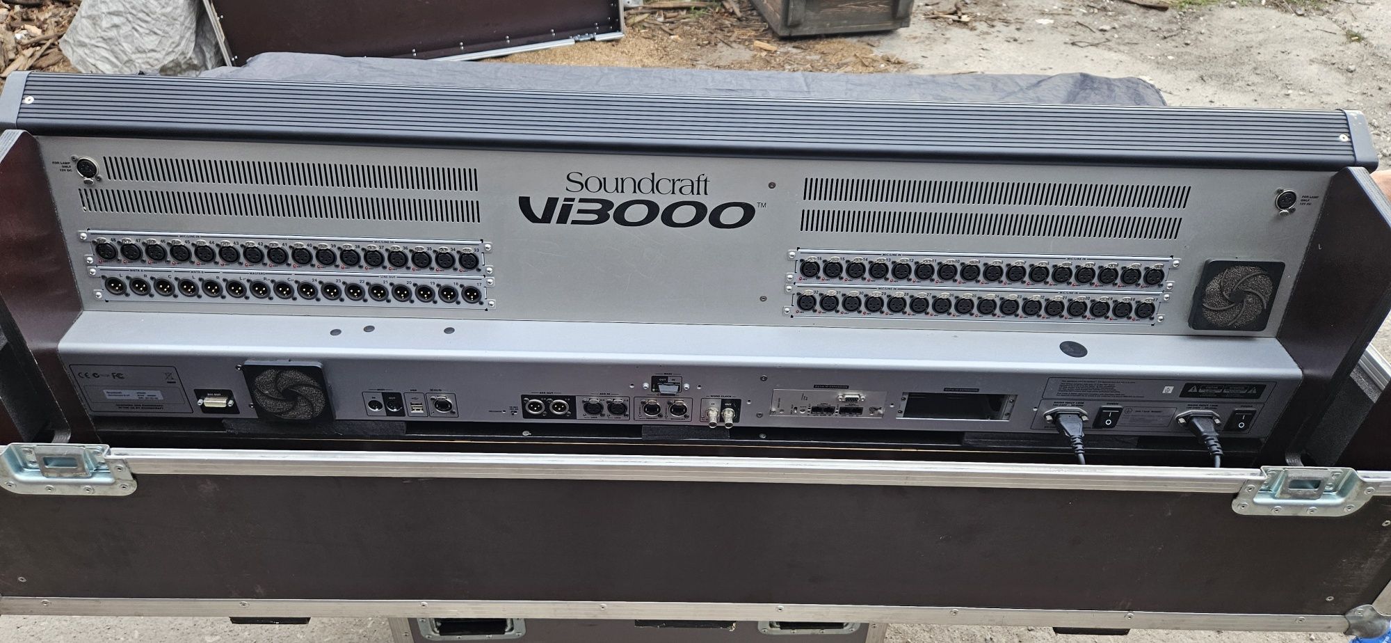 Soundtcraft VI 3000  Stagebox 64/24  światłowód