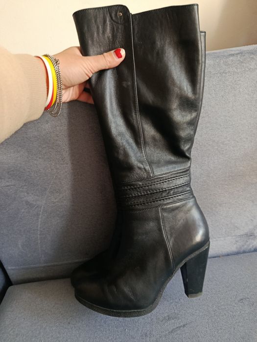 Чоботи високі осінь-зима шкіряні 39р на каблуку