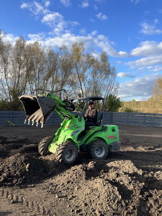 Wynajem Avant 528 z operatorem