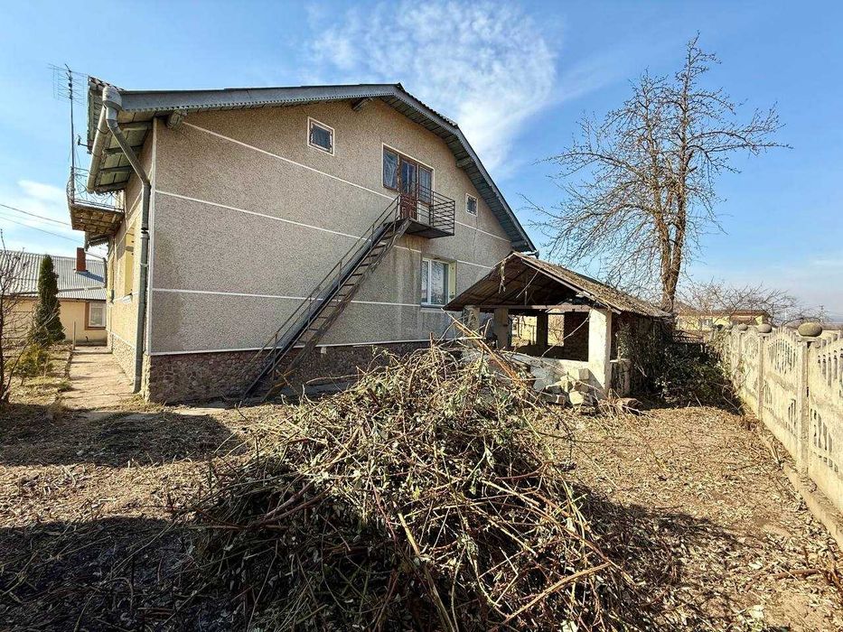 Продається приватний будинок в 5-ти хв. від Івано-Франківська