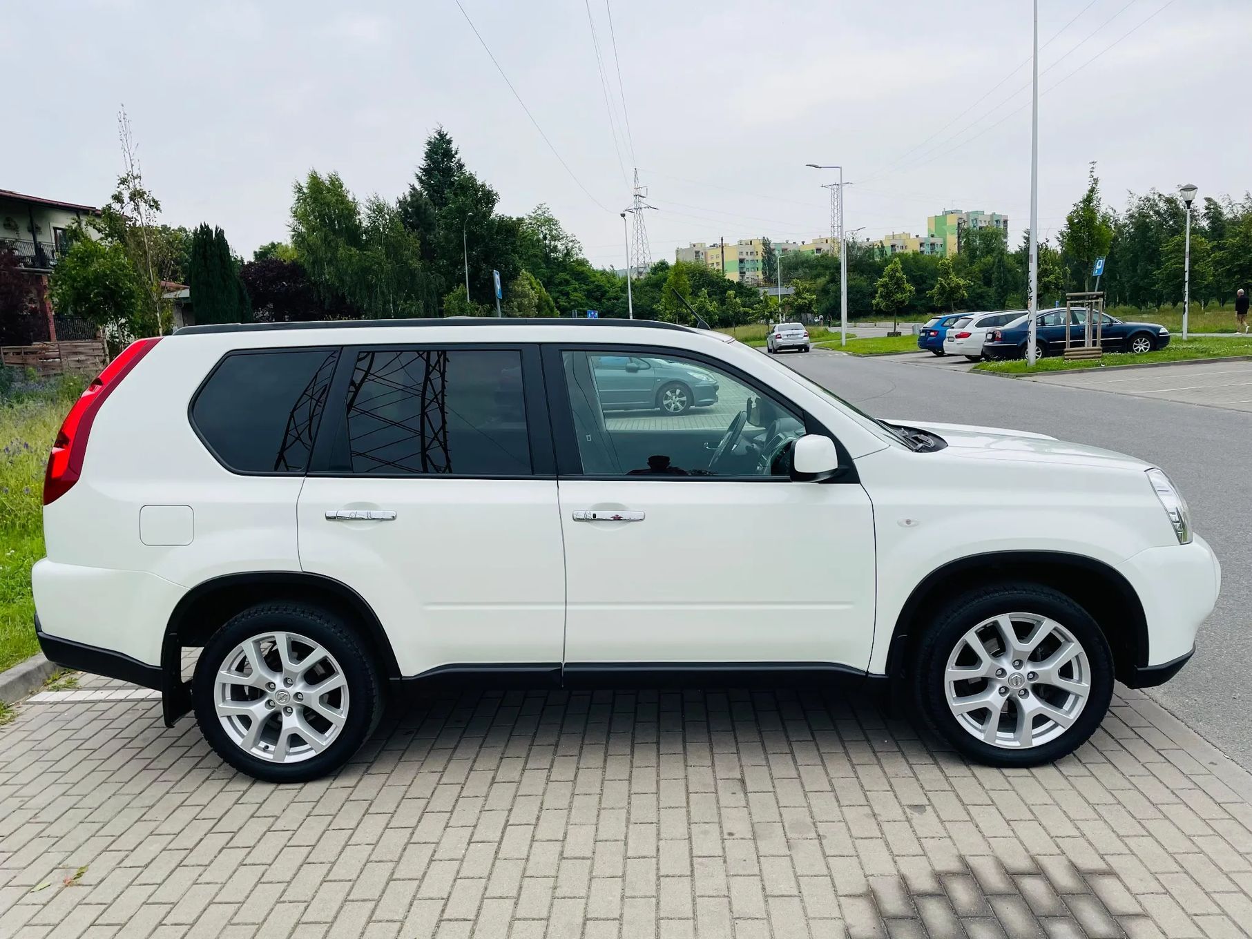 Nissan X-Trail Nissan Xtrail 2.0dci automat BIAŁA PERŁA panorama kamera Wrocław