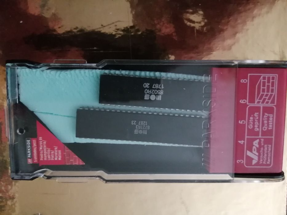 Commodore 128 chips / Portes incluídos