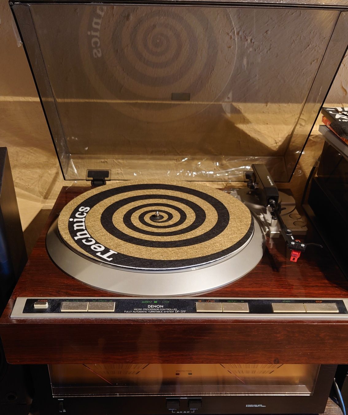 Gramofon Denon DP 37f