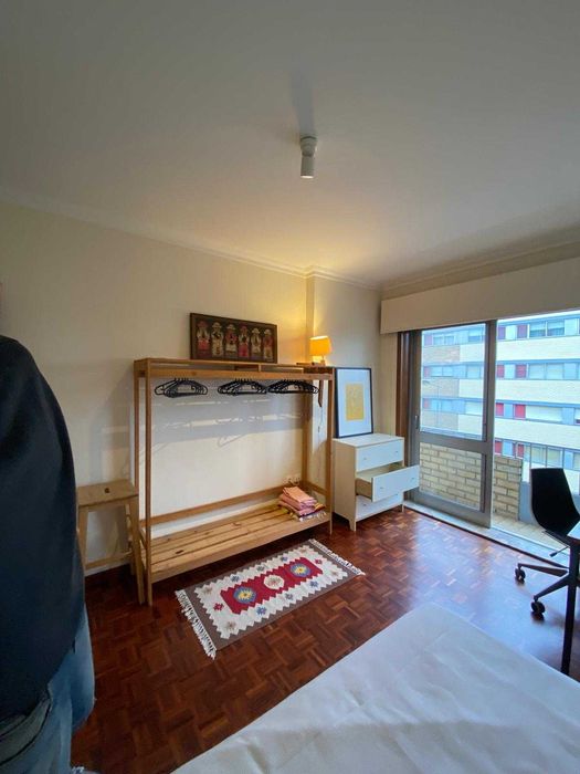 Alugo QUARTO (otima luz) Matosinhos (ao Hospital Pedro Hispano)