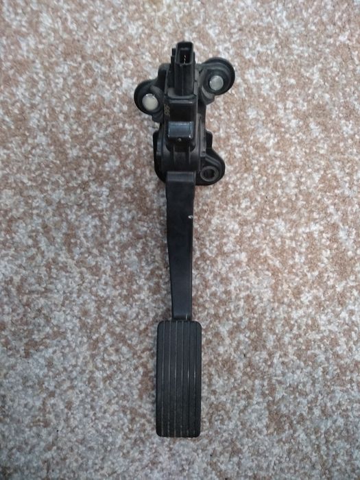 Педаль Газа 04891585AE Dodge Journey Jeep Patriot Compass Freemont