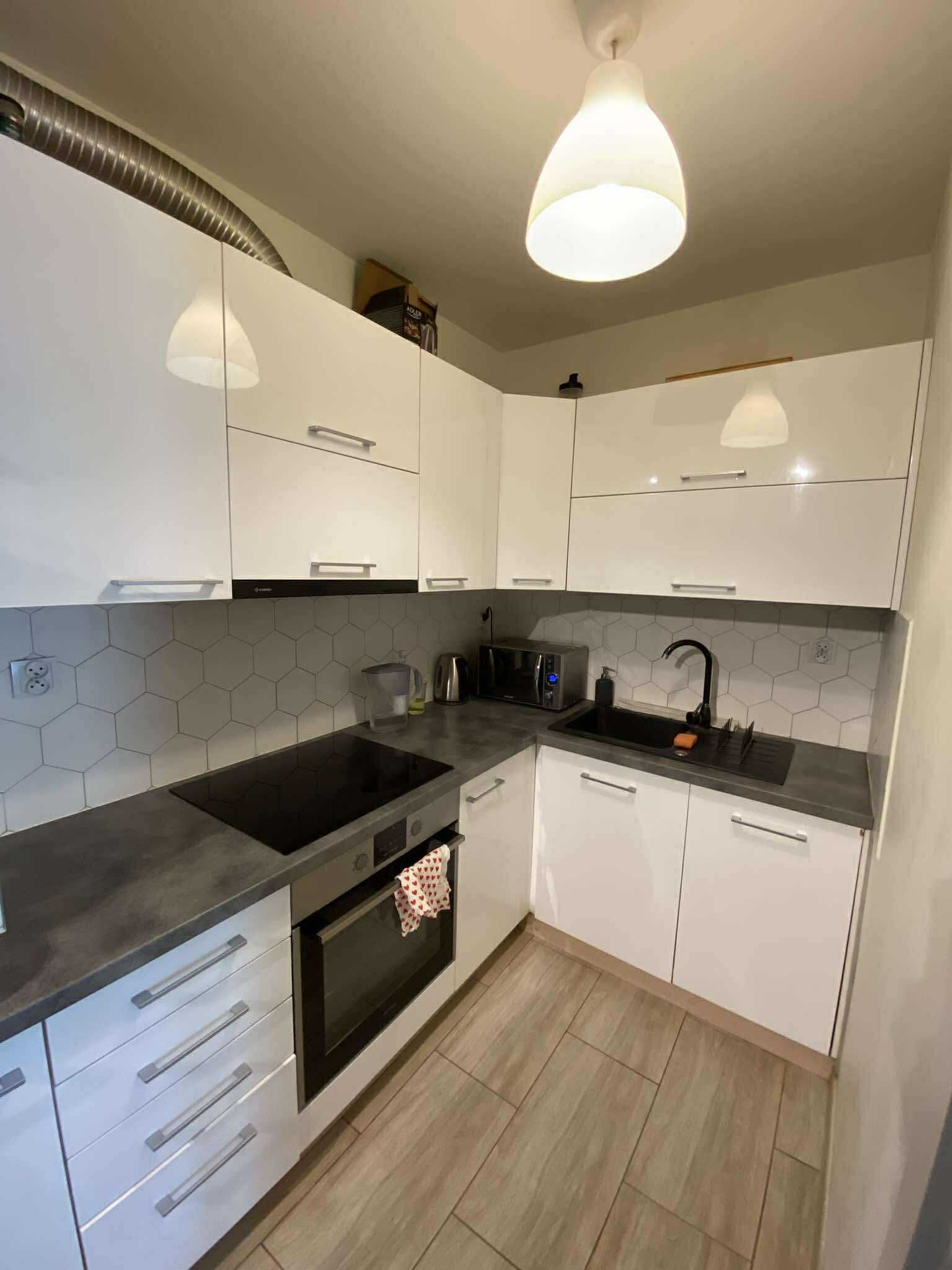 3 pokoje + oddzielna kuchnia + balkon, Capgemini, biurowiec Vinci itd.