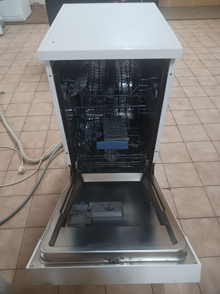 Vendo máquina de lavar loiça em ótimo estado possibilidade de fazer en