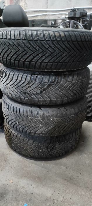 Komplet kół zimowych r15 VW Polo 6r Seat Ibiza Skoda Vredestein