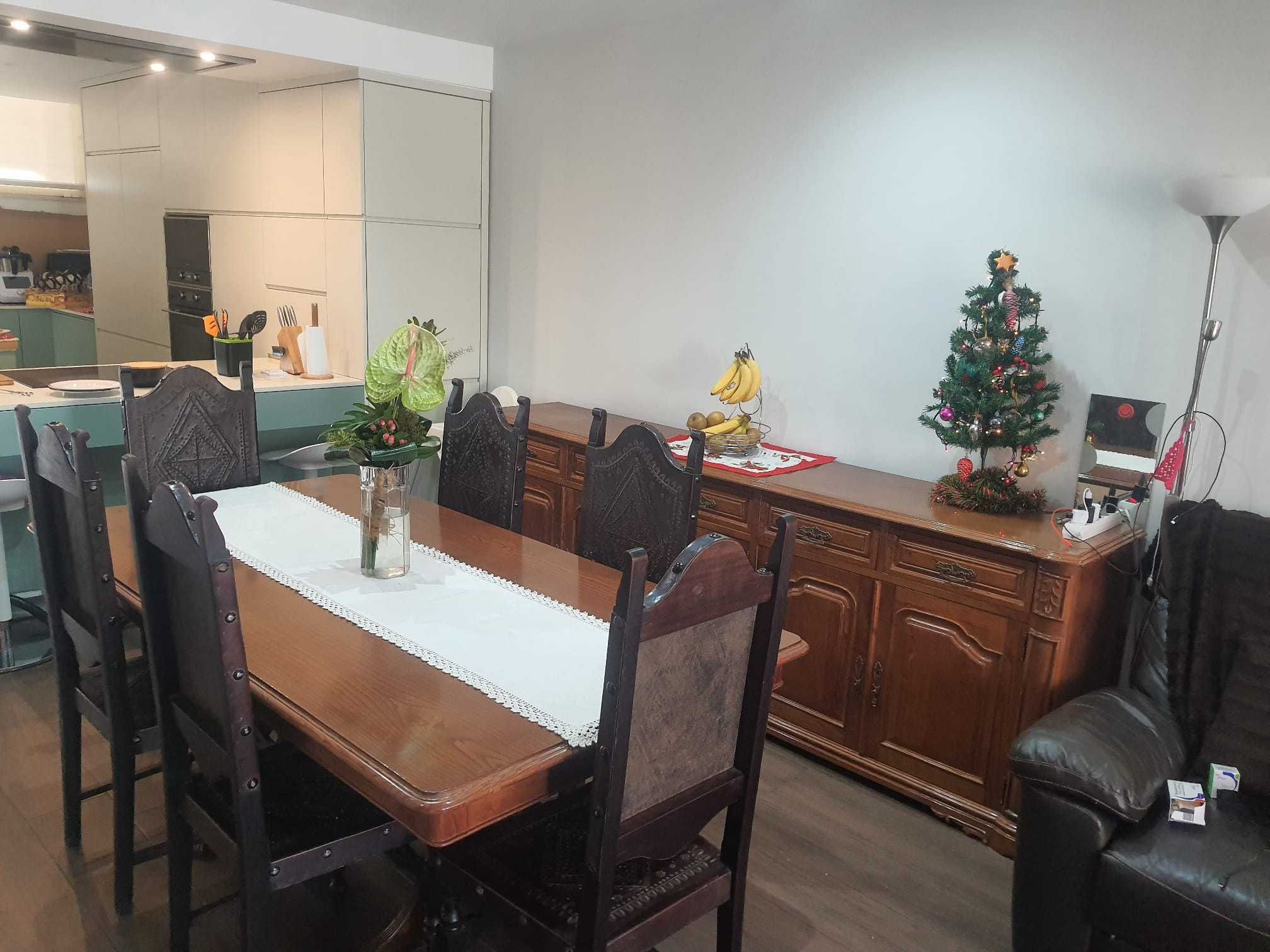 Móveis sala | Mobiliário Bom preço | Cadeiras e Mesa + Aparador Ótima