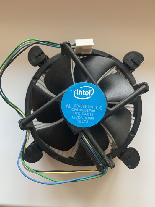 Кулер для процессора intel box
