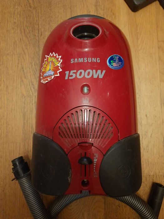Пылесос Samsung 1500W VC-6025V не включается.