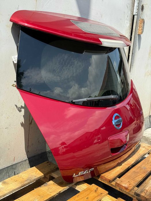 Кришка багажника Nissan Leaf 2011-2017 задня ляда Нісан Ліф 11-17