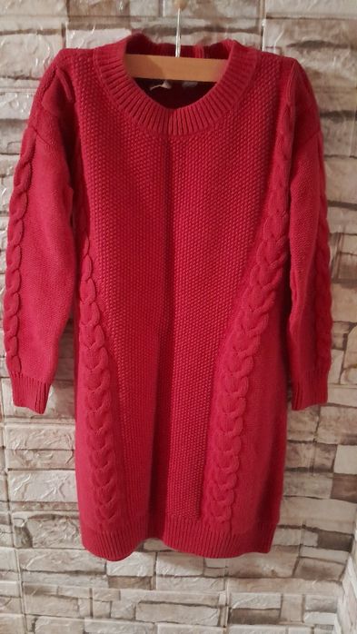Платье тёплое в школу туника вязаная красная фирмы Gap на 6-8 лет.