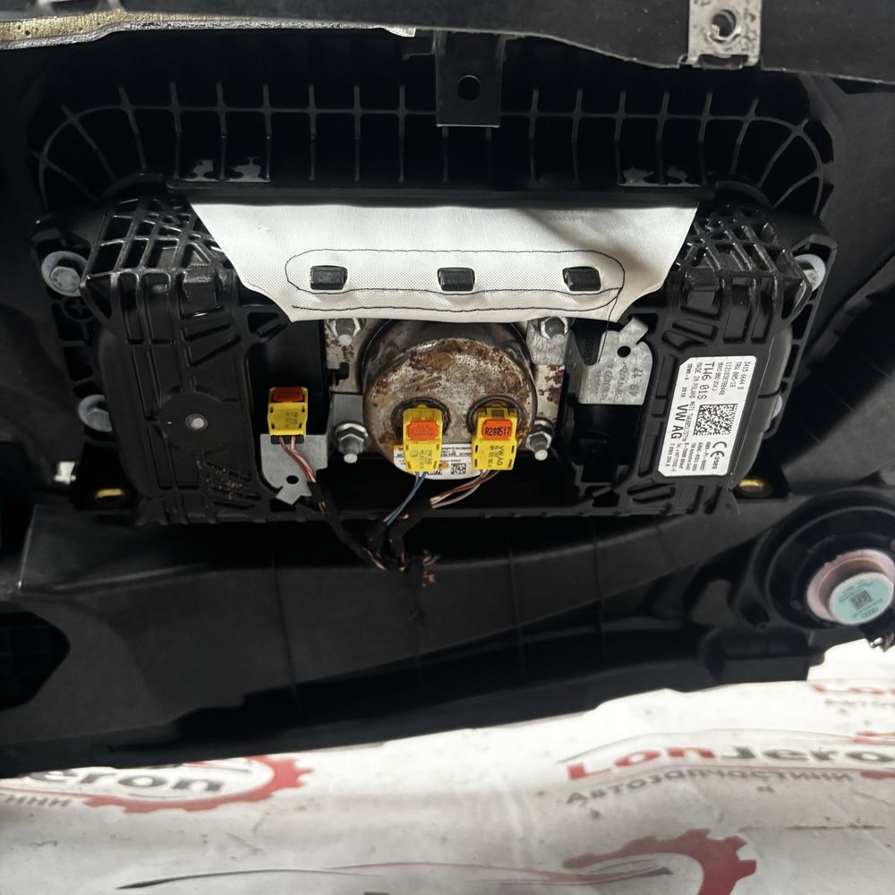 торпедо Audi A4 B9 8W airbag подушка безопасности панель салона