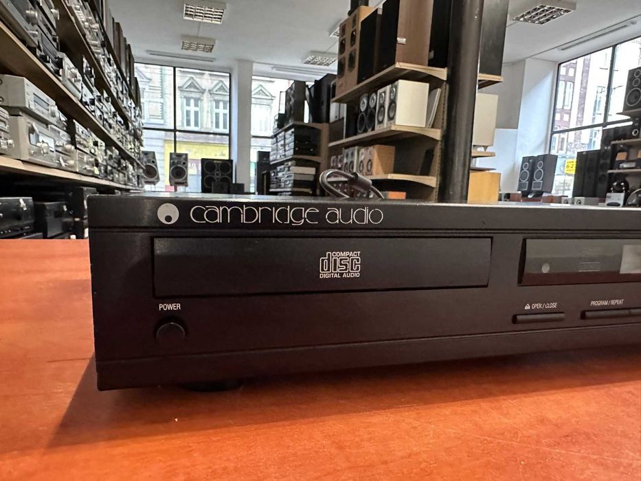 Odtwarzacz CD Cambridge Audio D 100